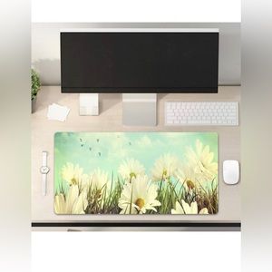 Daisies in Summer Desk Pad - NWT NEVER OPENED